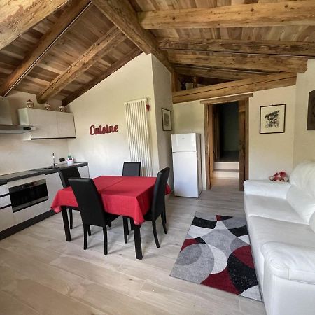 Profumo Di Legno Apartment Aosta Bagian luar foto