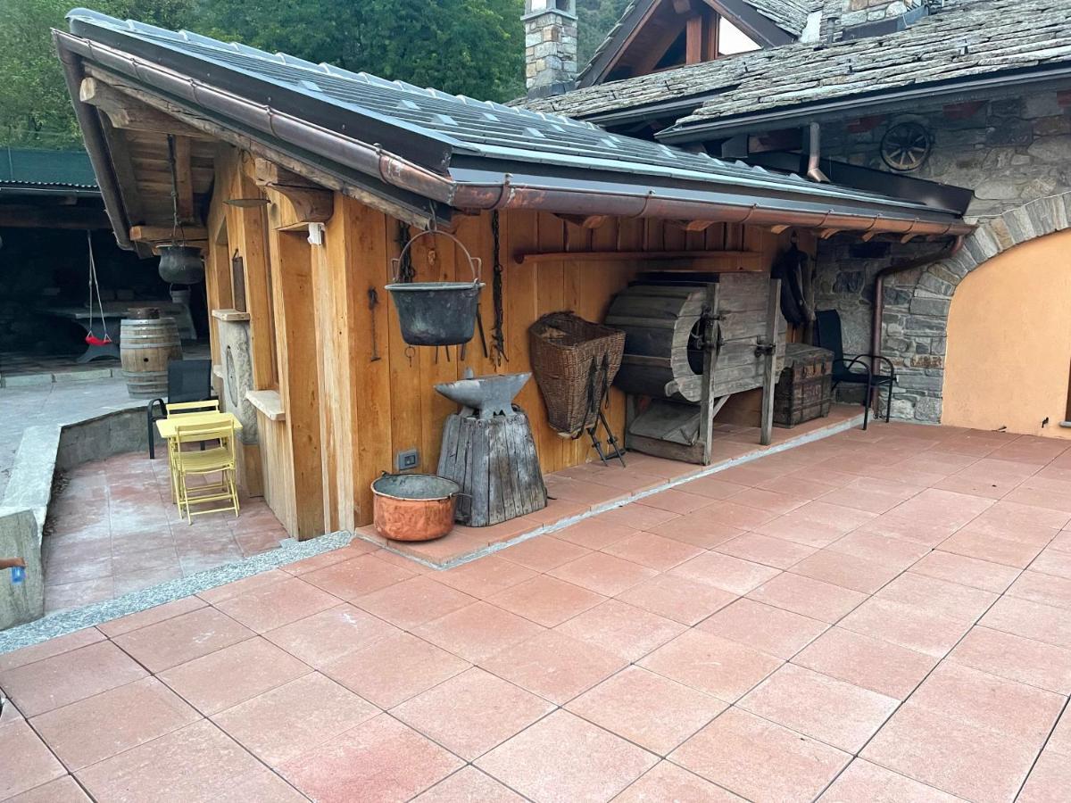 Profumo Di Legno Apartment Aosta Bagian luar foto
